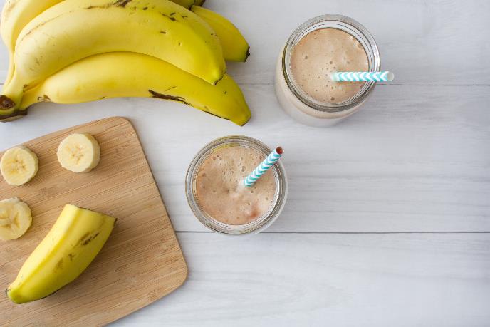 smoothie-din-chefir-banane.jpg smoothie-din-chefir-banane.jpg